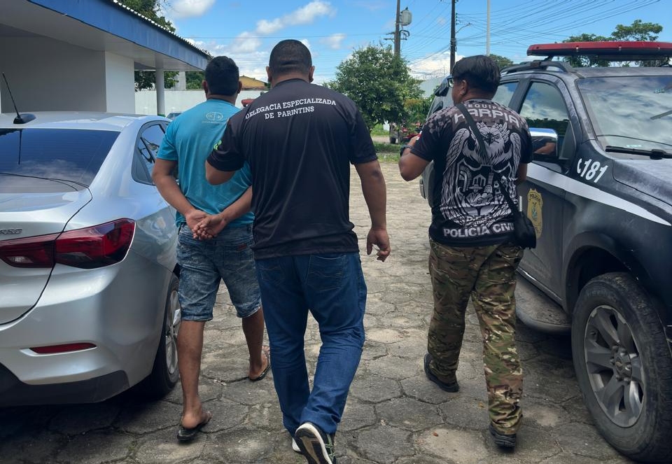 Padrinho é preso por estuprar a própria afilhada após descobrir que ela estava namorando, no AM