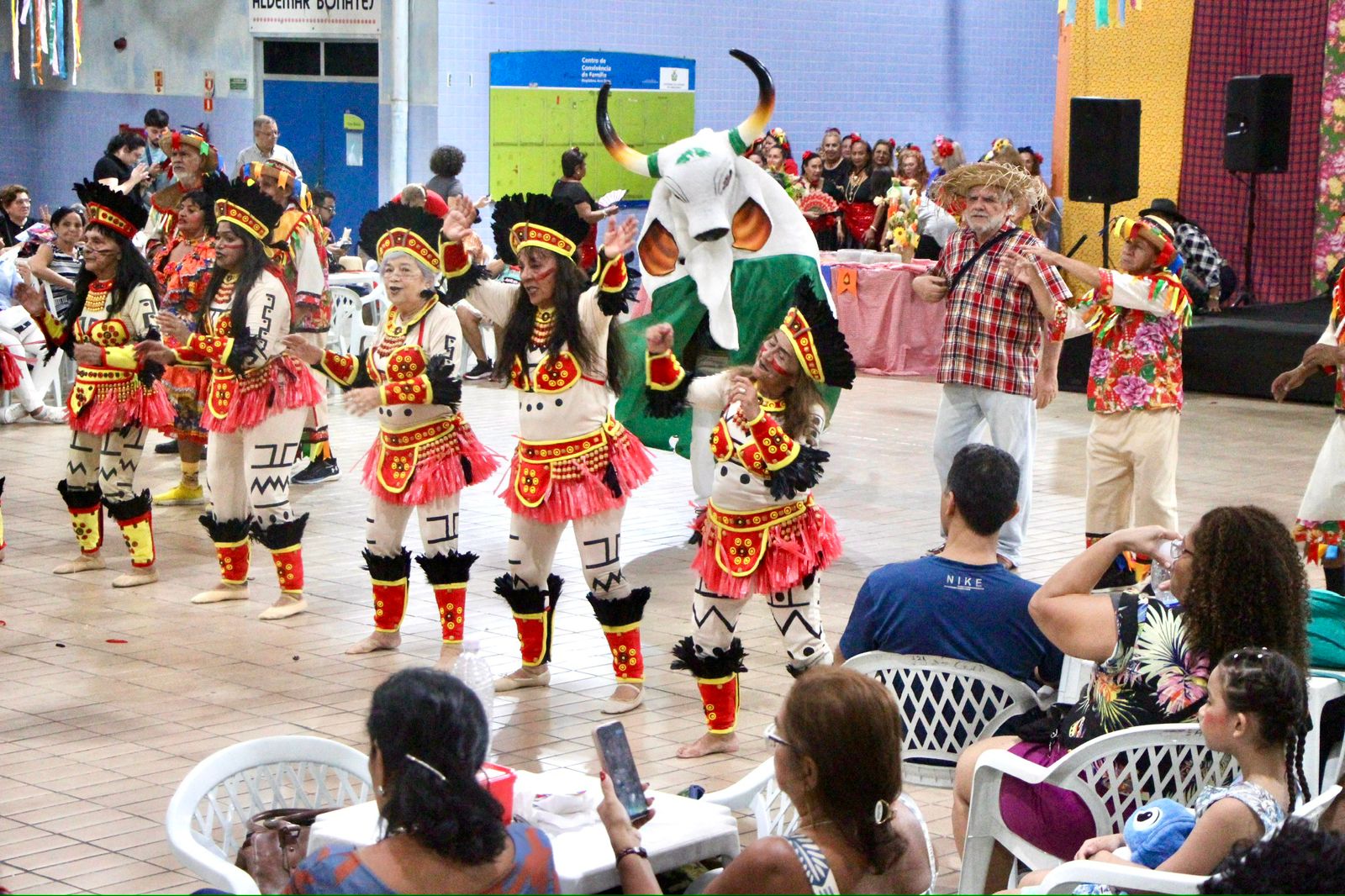 Pessoas com deficiência participam da “Festa Julina Inclusiva” dos Centros Estaduais de Convivência da Família