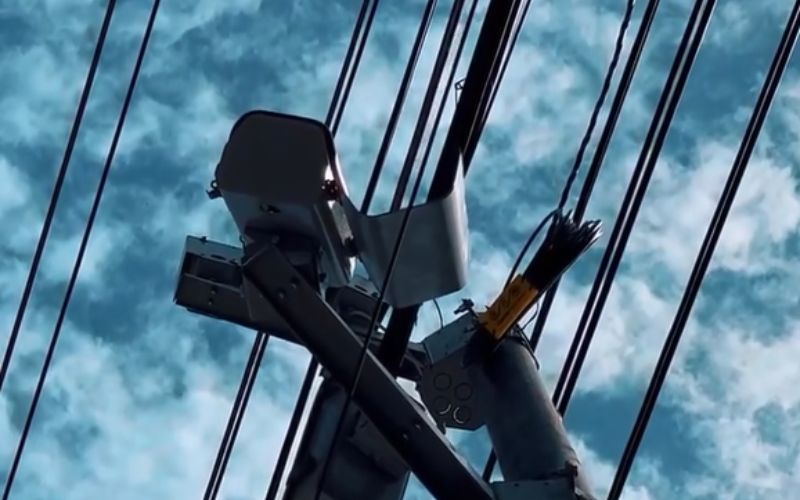 Radares de velocidade são destruídos em avenida de Manaus