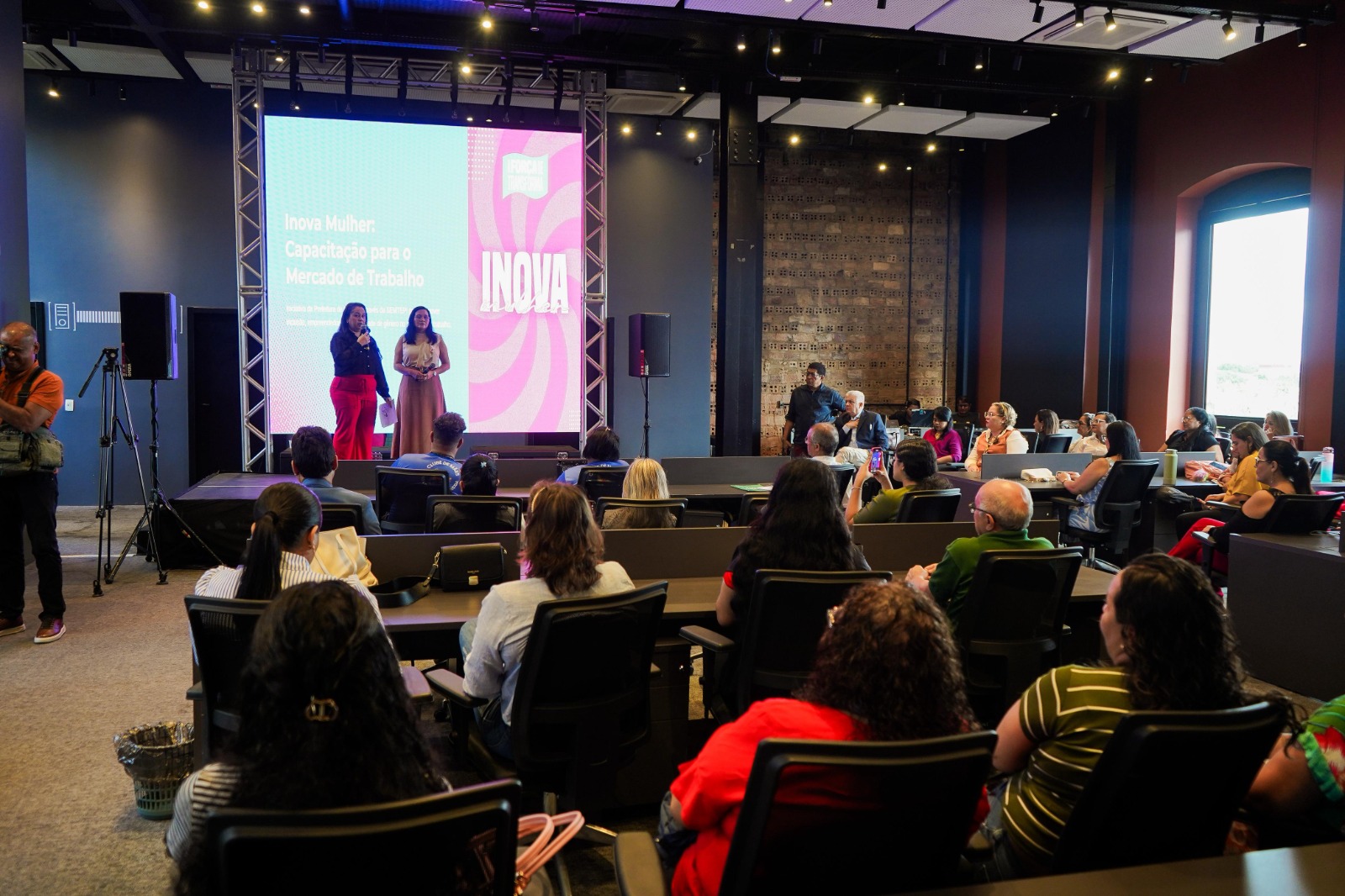 Manaus lança edital ‘Inova Mulher’ para capacitação feminina