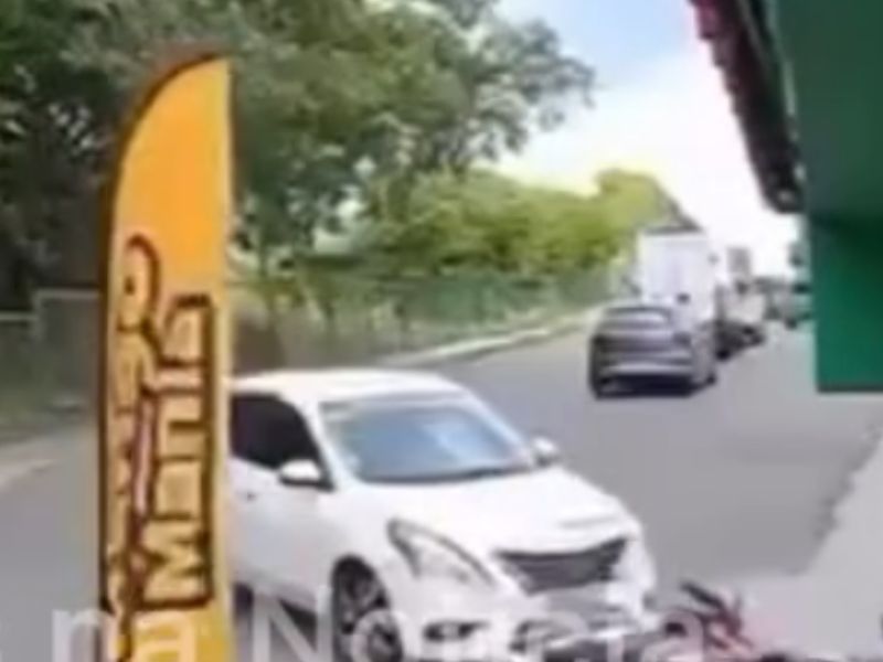 Motociclista é arremessado após avançar cruzamento