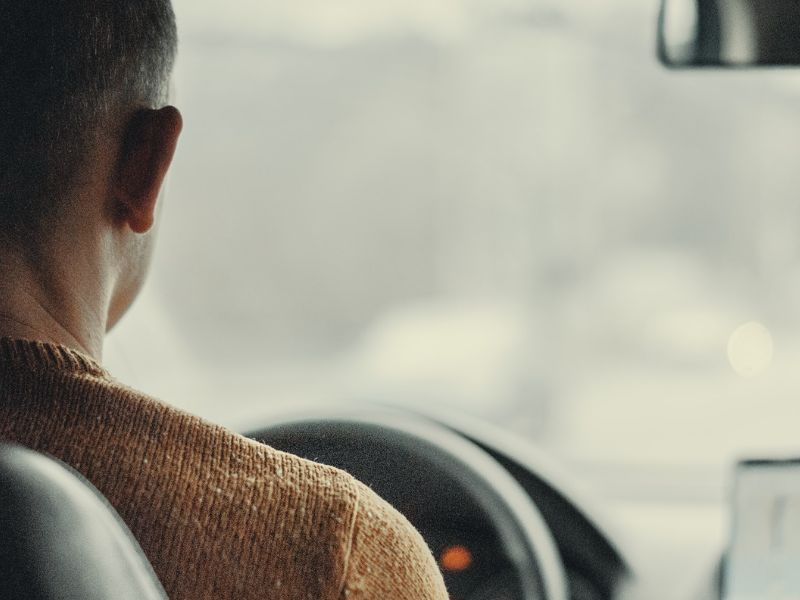 Motorista é preso após mudar rota e abusar de passageira