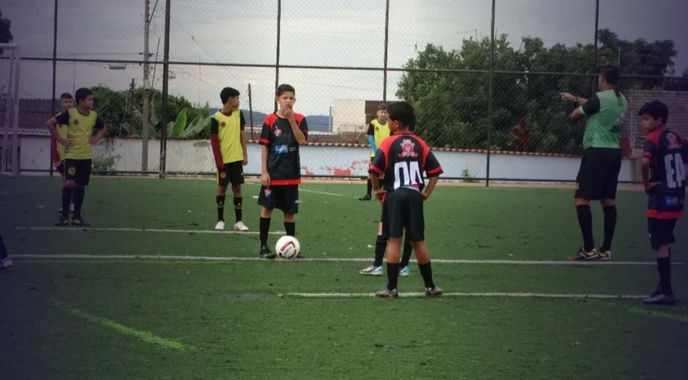 Projeto Futebol e Cidadania vai atender mais de mil jovens em Ceilândia