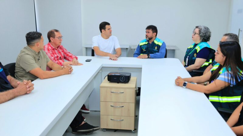 Renato Junior cobra Ageman por asfalto após obras da Águas de Manaus