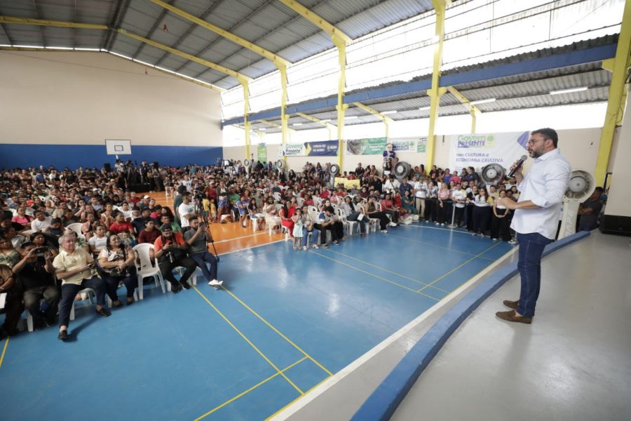 Moradores do Jorge Teixeira recebem serviços do Governo Presente