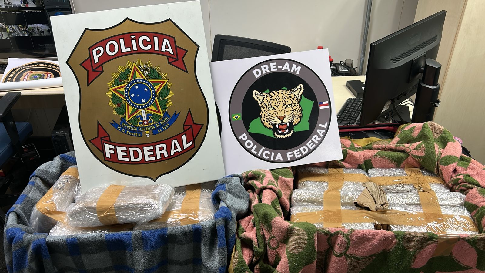 Mulher é presa com 23 quilos de maconha