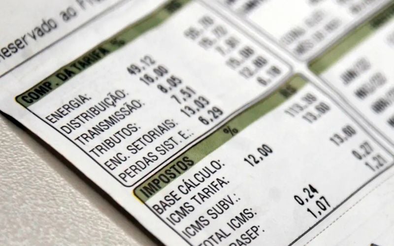 Aneel mantém bandeira para vermelha 1 na conta de luz em novembro