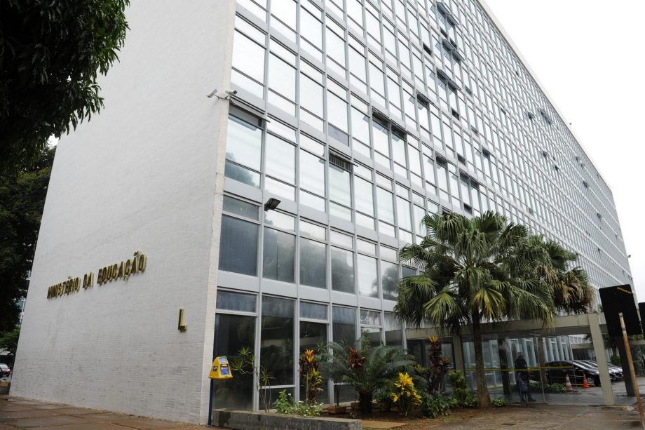 Cursinhos populares receberão investimento de R$ 108 milhões em 2026