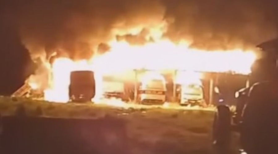 Dois homens são presos e adolescente apreendido por ataques em Envira