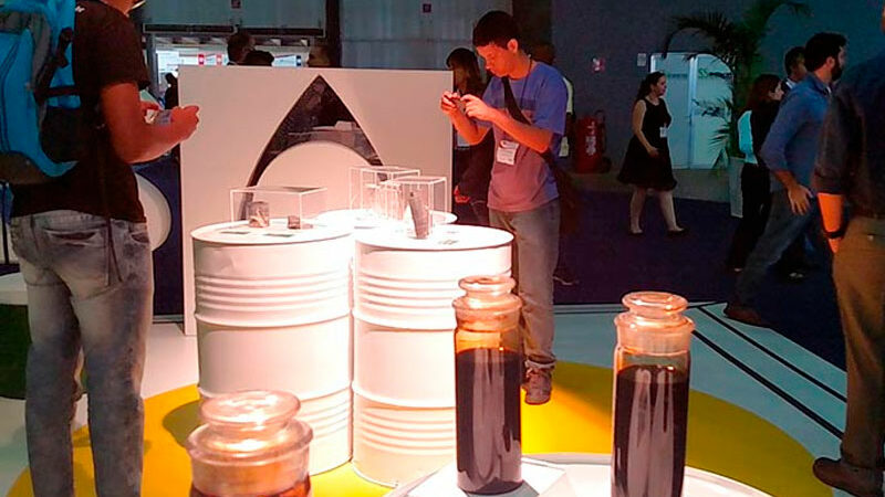 Fármacos e derivados do petróleo impulsionam produção da indústria