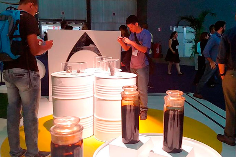 Fármacos e derivados do petróleo impulsionam produção da indústria