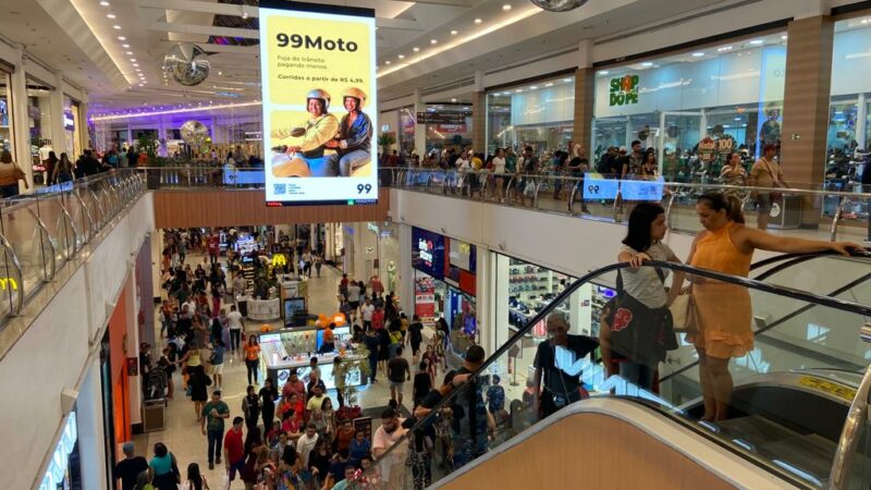 Confira horários de funcionamento do comércio e shoppings durante o carnaval