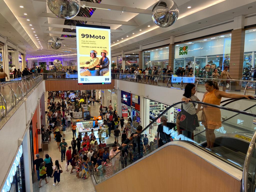 Confira horários de funcionamento do comércio e shoppings durante o carnaval