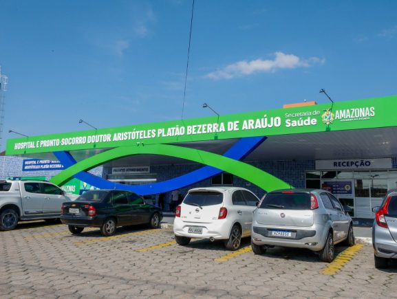 Profissionais de saúde do Hospital Platão Araújo realizam capacitação para atuar no novo modelo de atendimento ‘Fast Track’ da unidade