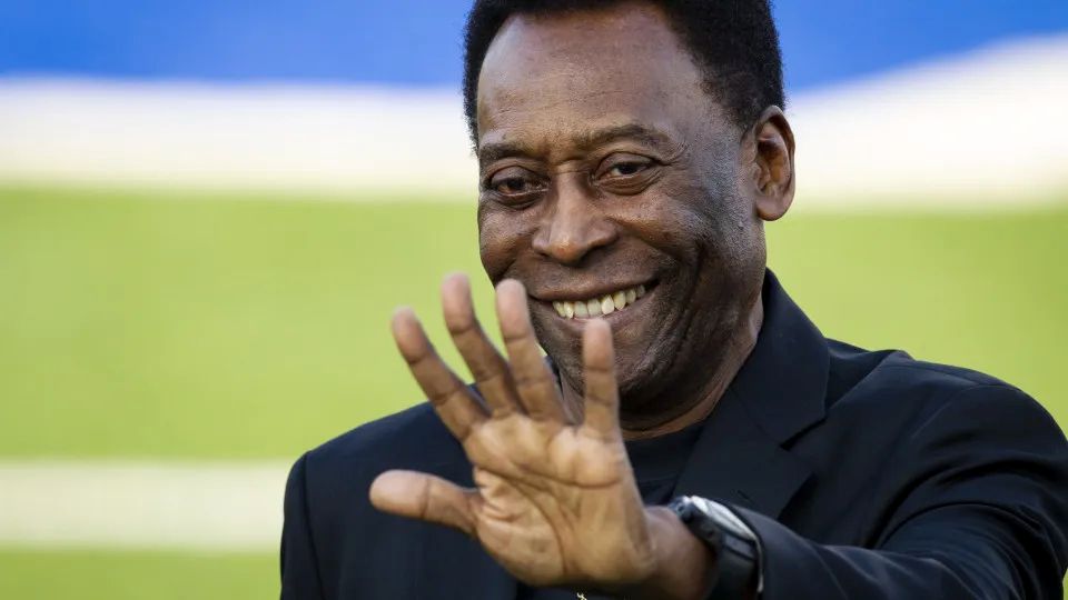 Apartamentos de Pelé são penhorados por dívidas