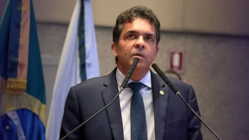 Aprovado PL do deputado Ricardo Vale que impede síndicos e condomínios de multar cuidadores de animais comunitários
