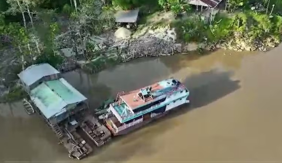 Brasil e Colômbia destroem 14 dragas de garimpo ilegal na Amazônia