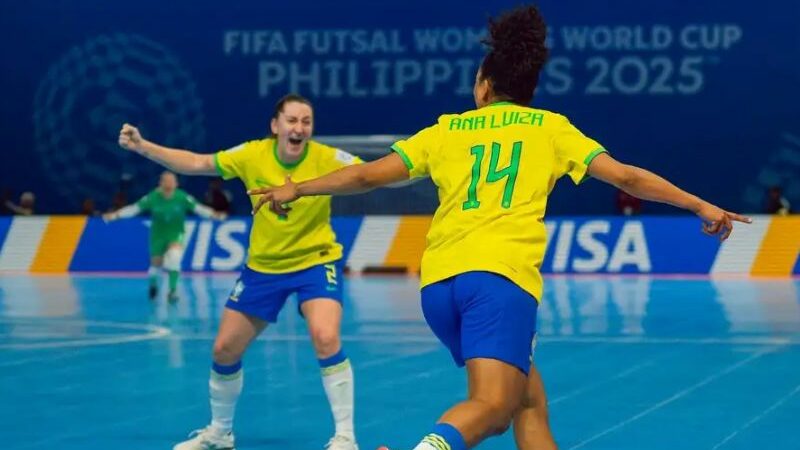 Brasil goleia Irã na estreia da Copa do Mundo de futsal feminino
