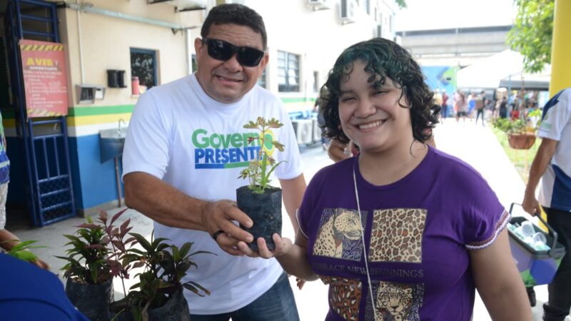 Governo Presente: Ipaam distribui 200 mudas de plantas frutíferas, medicinais e ornamentais