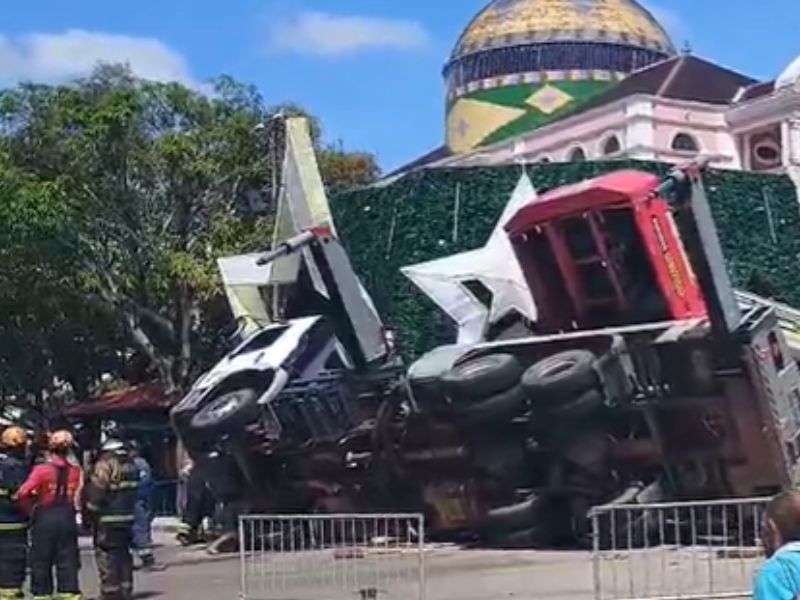 Uma morte é confirmada no acidente com guindaste em Manaus