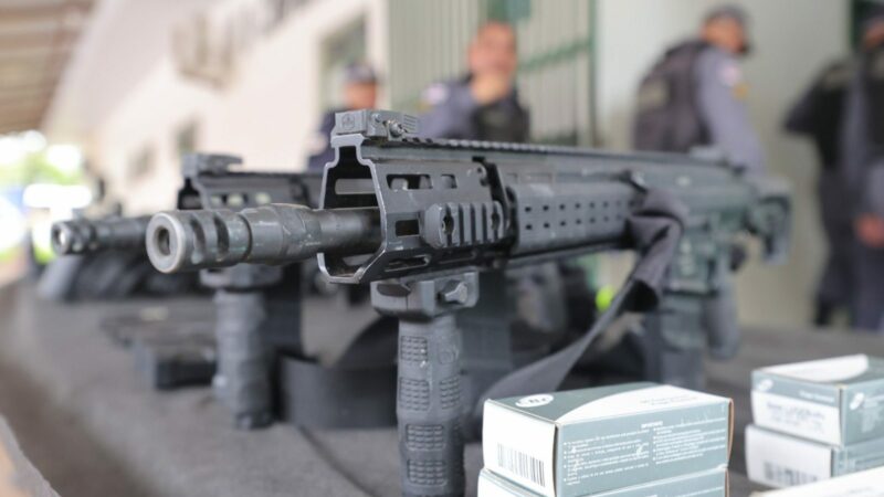 Em Iranduba, Governo do Amazonas entrega novas viaturas com sistema Paredão e armamentos para as Forças de Segurança