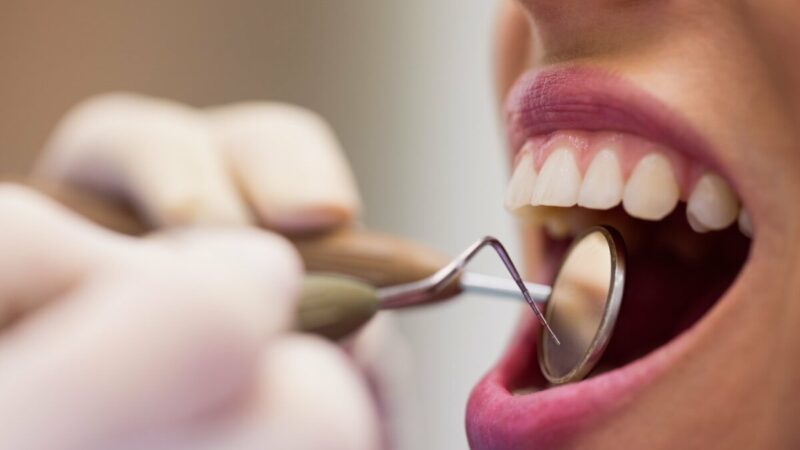Falsa dentista é presa após aplicar golpes em Manaus