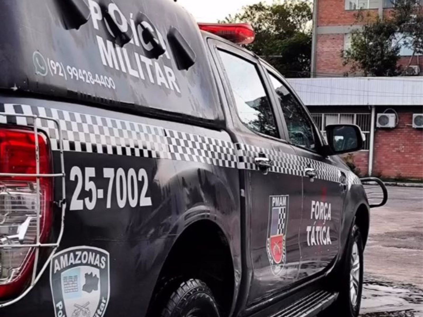 Força Tática apreende grande quantidade de drogas enterradas em área no bairro São Lázaro, em Manaus