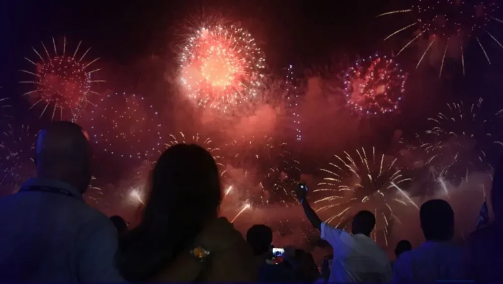 Fogos de artifício no Réveillon: especialistas alertam para sofrimento de autistas e idosos