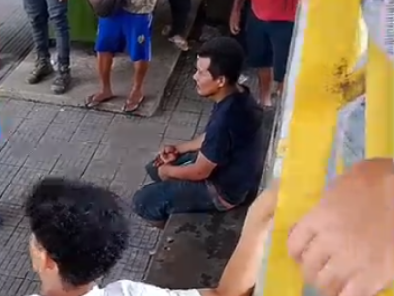 Homem é linchado após ser acusado de matar o próprio pai