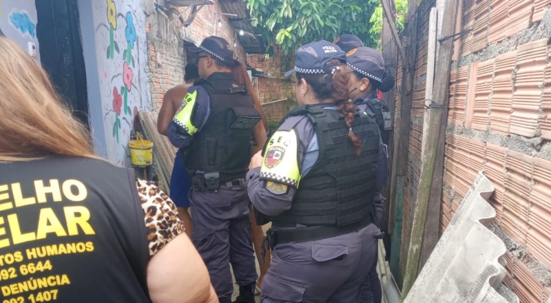 Menino de 5 anos tem visão afetada por socos do padrasto em Manaus