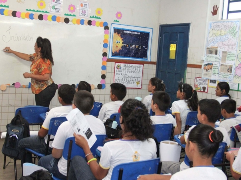 Volta às aulas aquece comércio de material escolar em Manaus e pais buscam alternativas para economizar