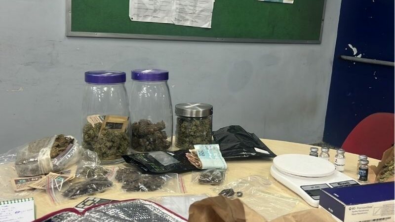 Casal é preso suspeito de fazer entregas de drogas em Manaus