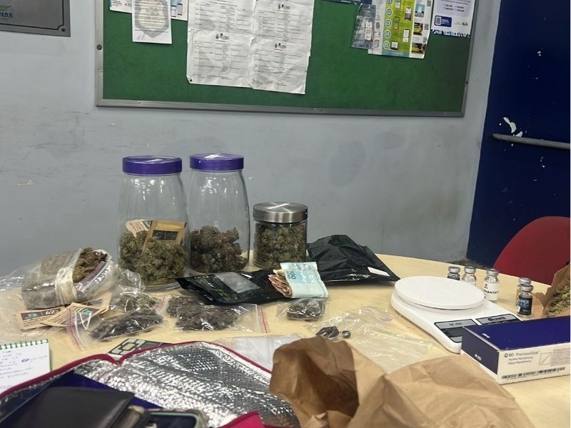 Casal é preso suspeito de fazer entregas de drogas em Manaus