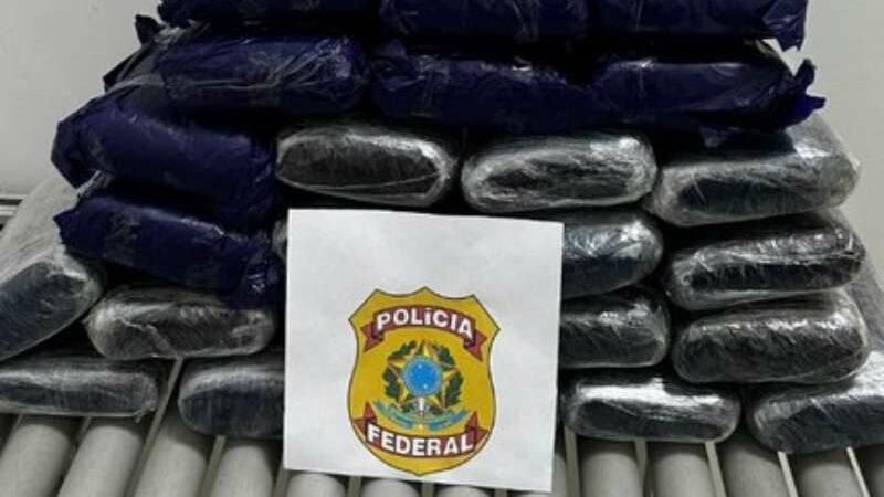 Mulher é presa pela Polícia Federal com 30kg de drogas no Aeroporto de Tefé