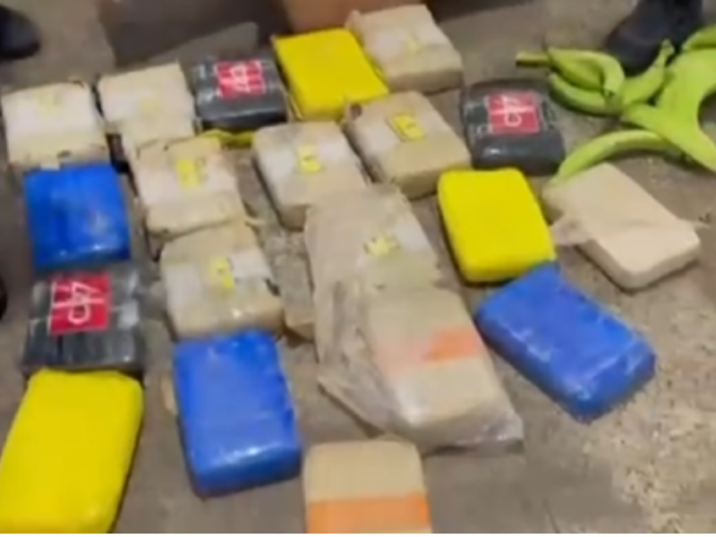 Polícia apreende 22 quilos de drogas camufladas em caixa de bananas no porto de Coari