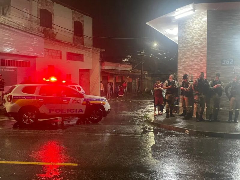Três pessoas morrem após ataque a tiros em padaria motivado por ciúmes em Minas Gerais