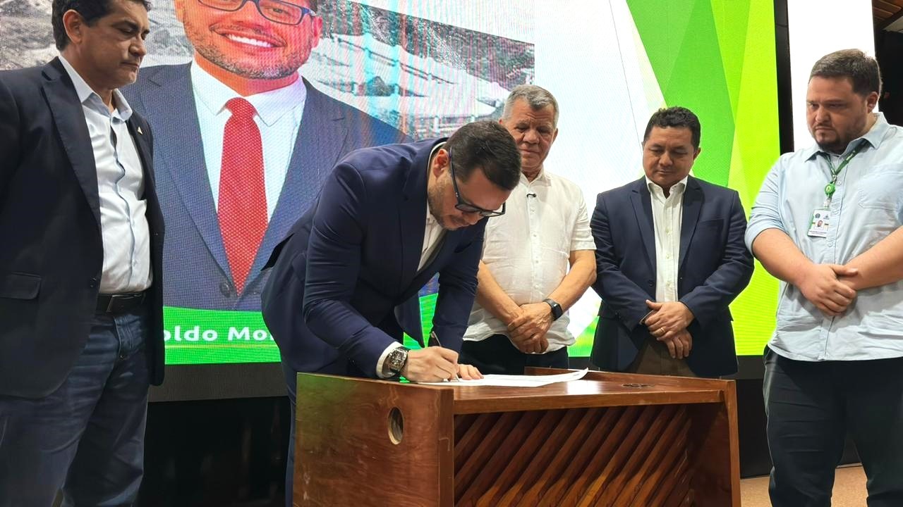 Bosco Saraiva deixa comando da Suframa e Leopoldo Montenegro assume o cargo