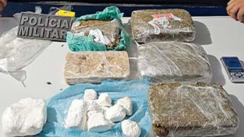 Dupla é presa com mais de cinco quilos de drogas após desembarque de barco no interior do Amazonas