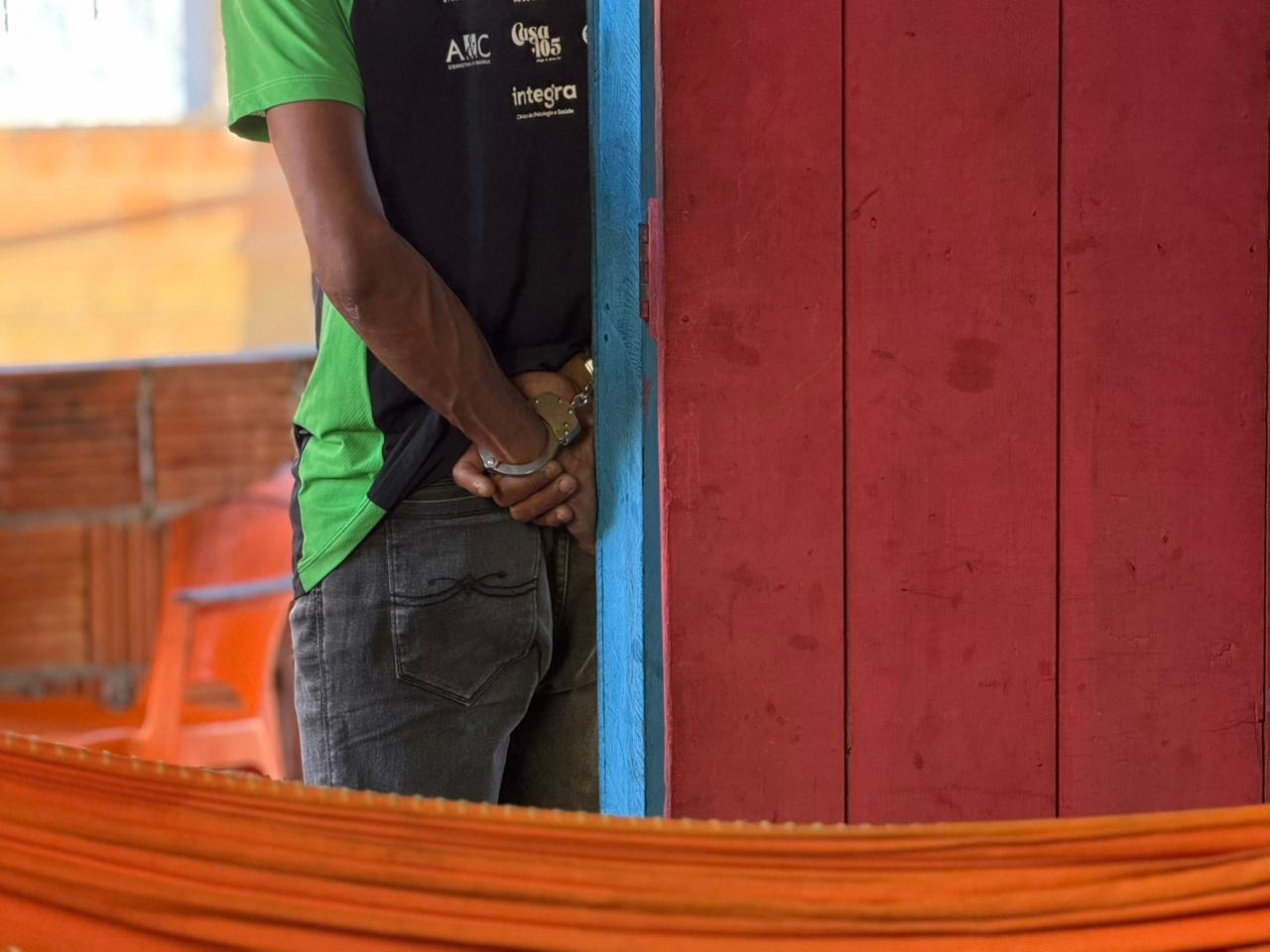 Homem é preso por estuprar enteadas de seis e oito anos em Nhamundá