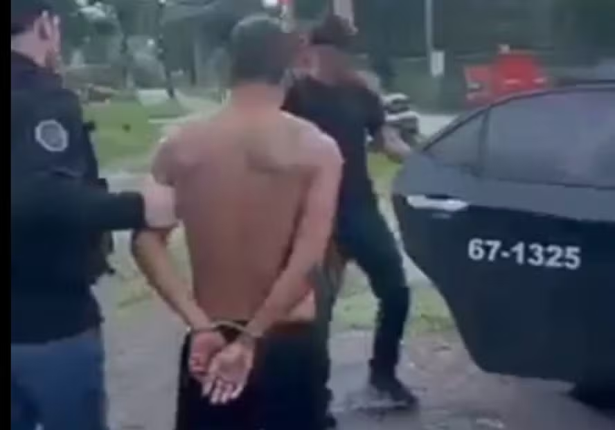 Homem é preso por estuprar próprio filho após denúncia à mãe