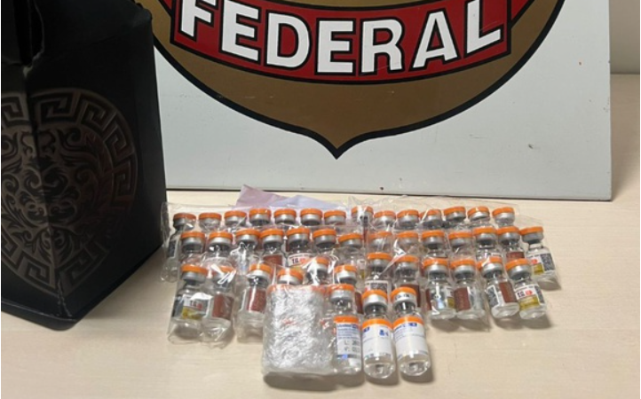 Passageira é presa pela PF com 45 ampolas de Mounjaro em aeroporto de Manaus