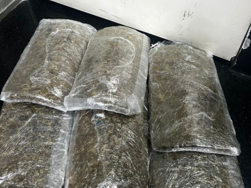 Passageiro é preso com três quilos de drogas ao tentar embarcar em Manaus para Campinas