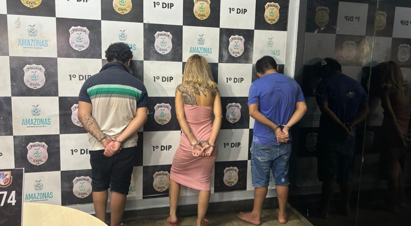 Trio é preso por envolvimento em assalto a loja no Adrianópolis; polícia busca terceira envolvida