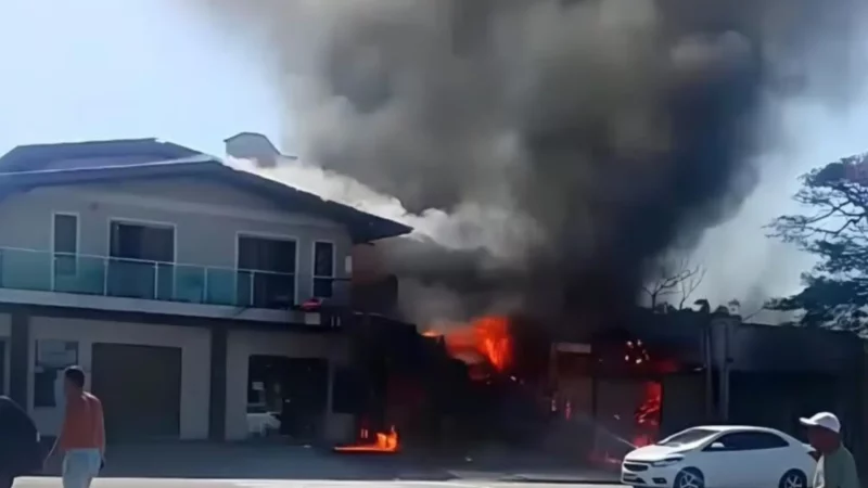 Vídeo registra momento em que avião de pequeno porte cai no RS; quatro pessoas morreram