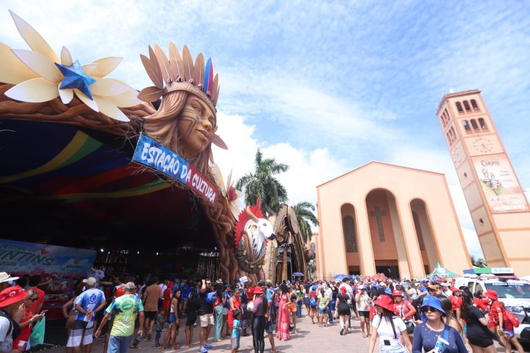 Festival de Parintins 2026: Mais de 6 mil pessoas visitam estande do Prosai