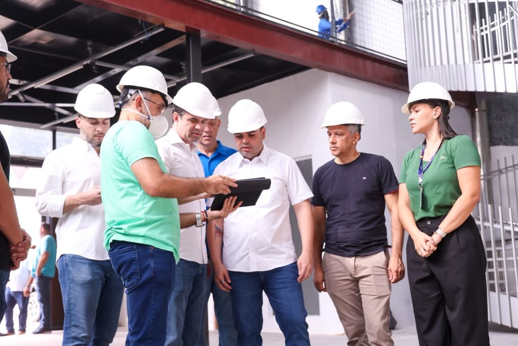 Governador Roberto Cidade vistoria obras da Escola de Saúde Pública e da Policlínica e Hospital-Dia do Complexo Hospitalar Sul