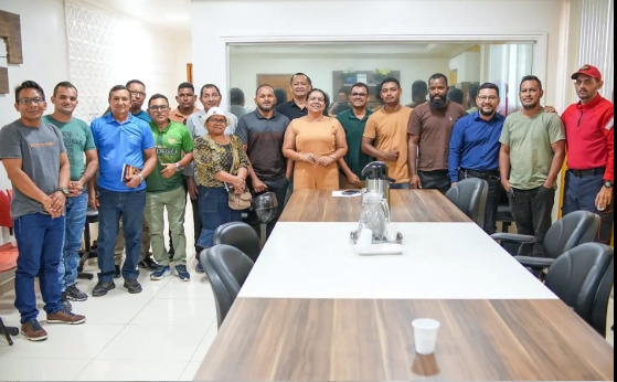 Reunião com pastores e lideranças evangélicas.