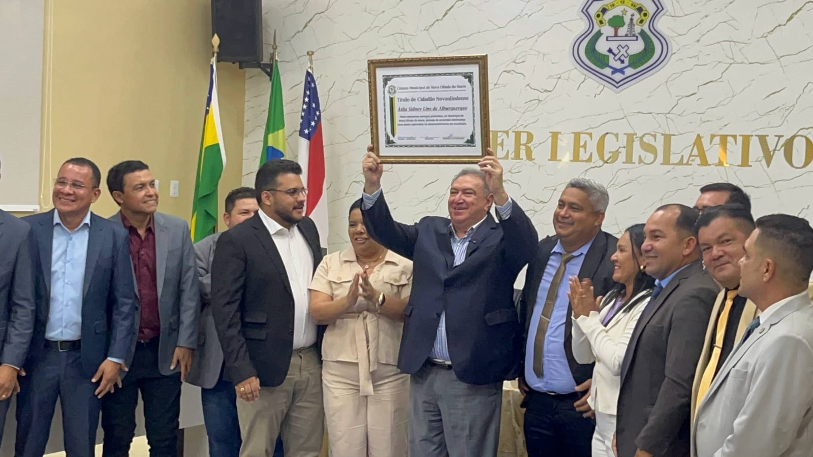 Átila Lins é declarado Cidadão Nova-Olindense em sessão solene da Câmara