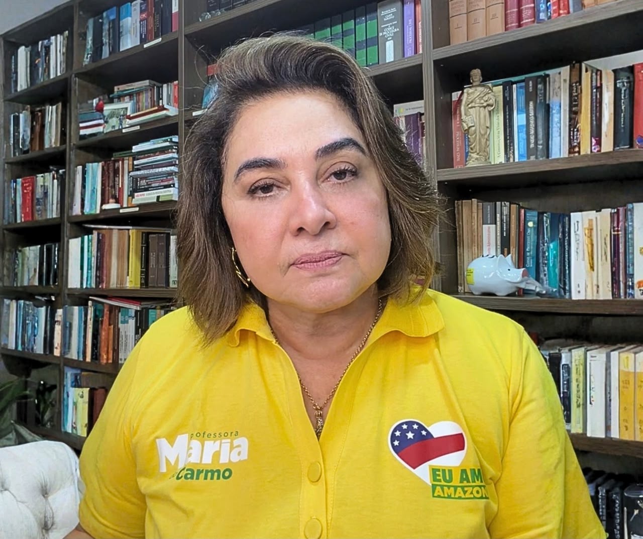 Maria do Carmo protocola denúncia na PRE-AM sobre suposta entrega irregular de cestas básicas