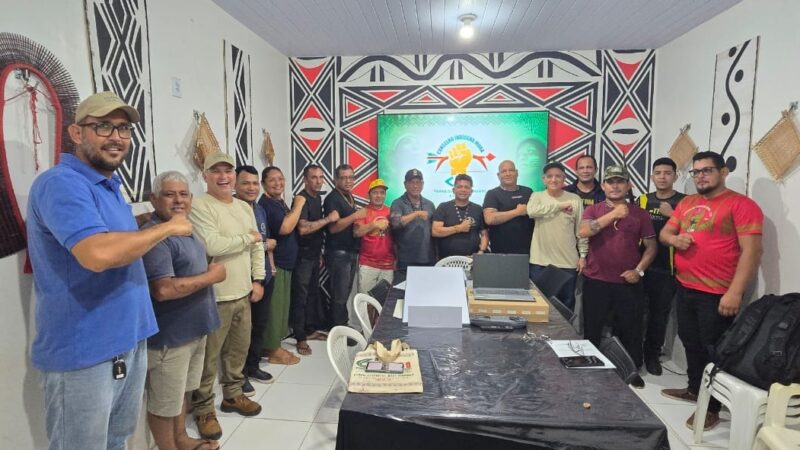 Projeto conecta 37 aldeias Mura de Autazes à internet com entrega de computadores e antenas